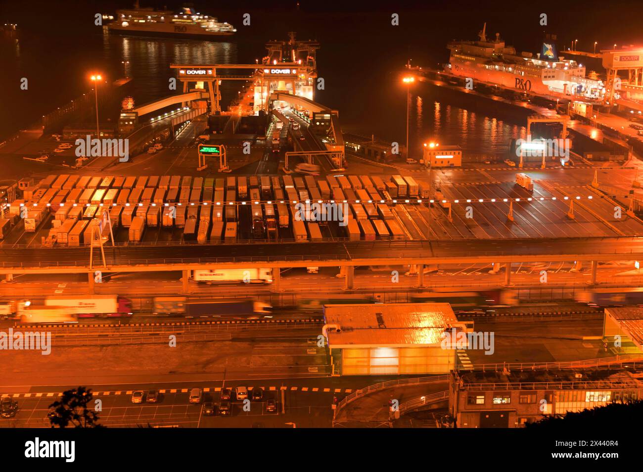 Cross channel car ferry loading hires stock photography and images Alamy