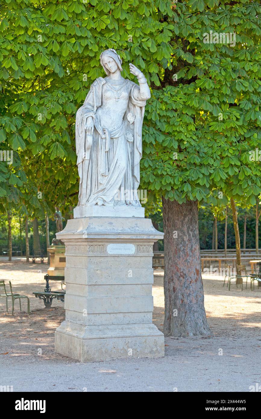 Statue of Clemence Isaure (a semi-legendary medieval figure) in the Jardin du Luxembourg in Paris. This sculpture in part of a series of white marble Stock Photo