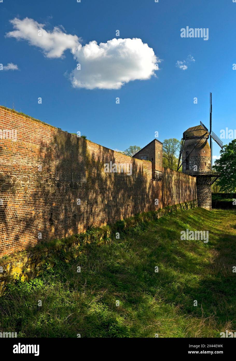 Town wall with mill tower of the historic windmill in Zons, Dormagen, Lower Rhine, North Rhine-Westphalia, Germany Stock Photo