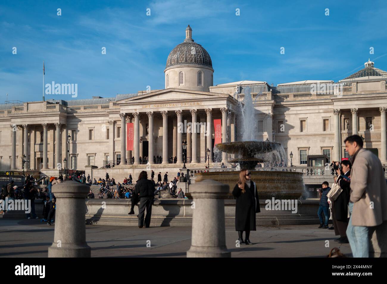 Facade national gallery london hi-res stock photography and images - Alamy