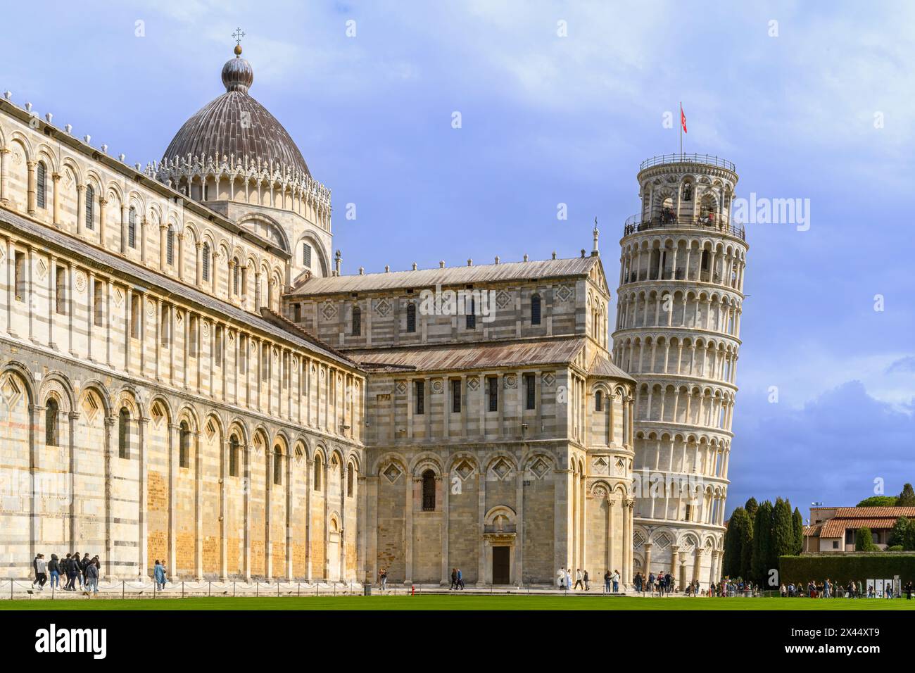 Leaning Tower of Pisa, Torre di Pisa. The bell tower's lean in the 12th century was 4°. By 1900 it was 5.5°. it is now stabilised to under 4°. Stock Photo