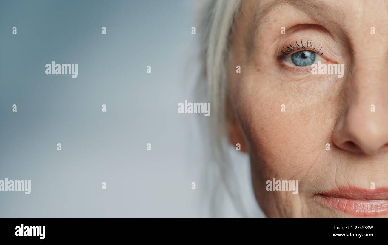 Old woman blue eyes grey hair hi-res stock photography and images - Alamy