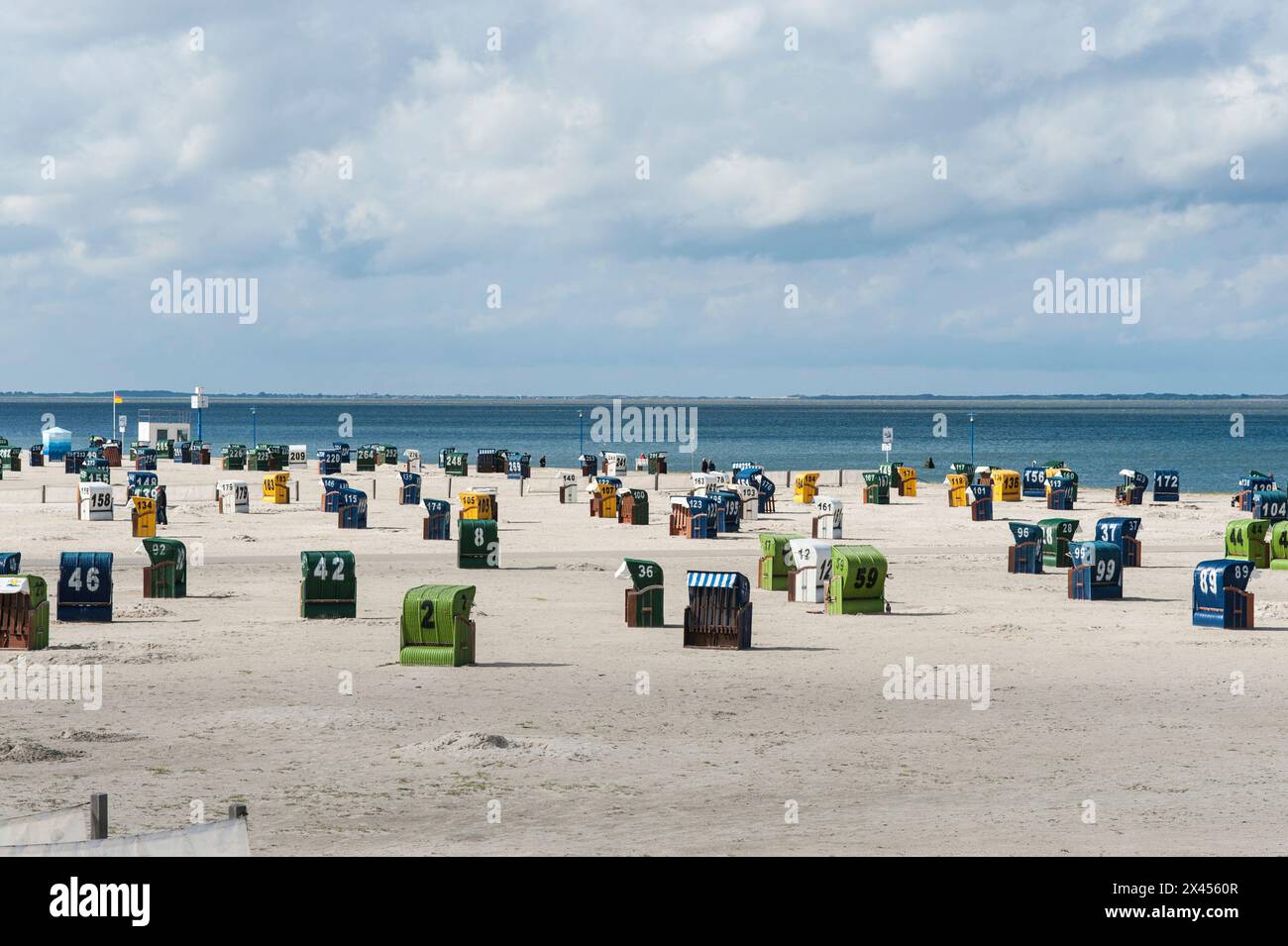 Viele freie Strandkörbe Stock Photo