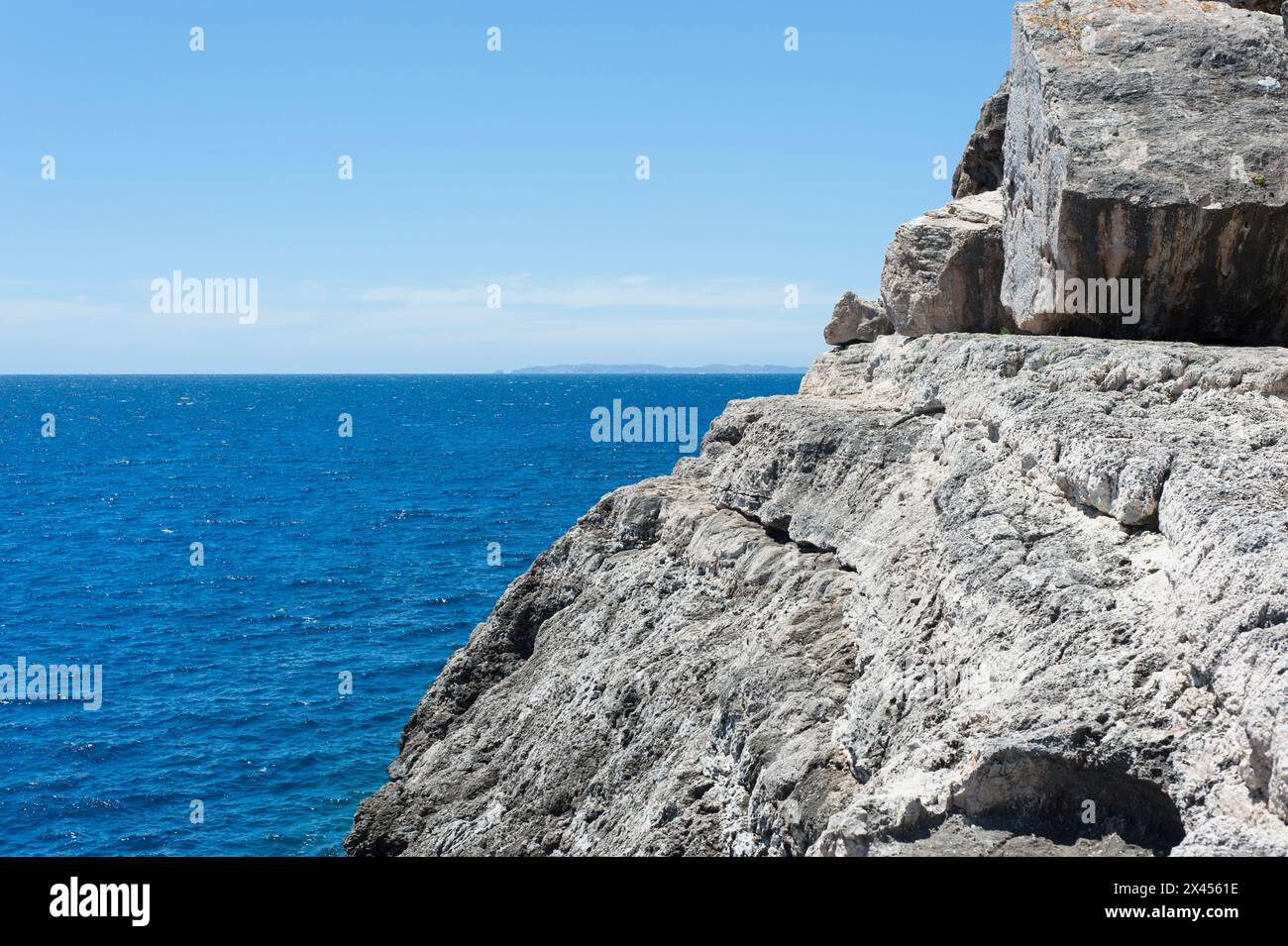 Felsen rechts vom Meer 4 Stock Photo