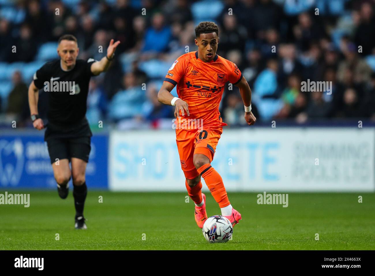 Omari Hutchinson of Ipswich Town breaks with the ball during the Sky Bet Championship match Coventry City vs Ipswich Town at Coventry Building Society Arena, Coventry, United Kingdom, 30th April 2024  (Photo by Gareth Evans/News Images) Stock Photo