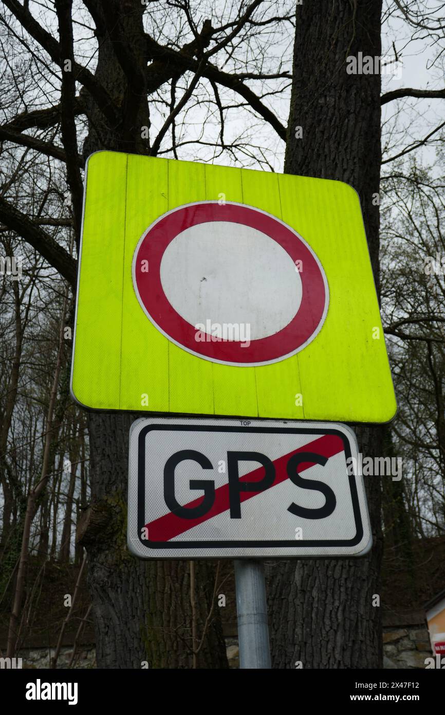 No GPS sign for please look at road signs Stock Photo