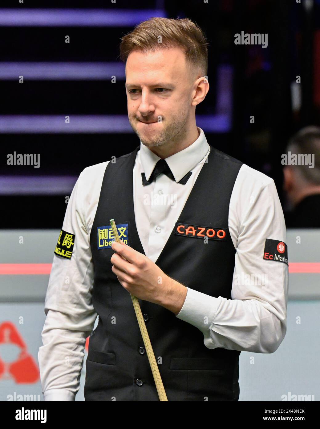 Judd Trump reacts, during the Cazoo World Championships 2024 at Crucible Theatre, Sheffield, United Kingdom, 1st May 2024  (Photo by Cody Froggatt/News Images) Stock Photo