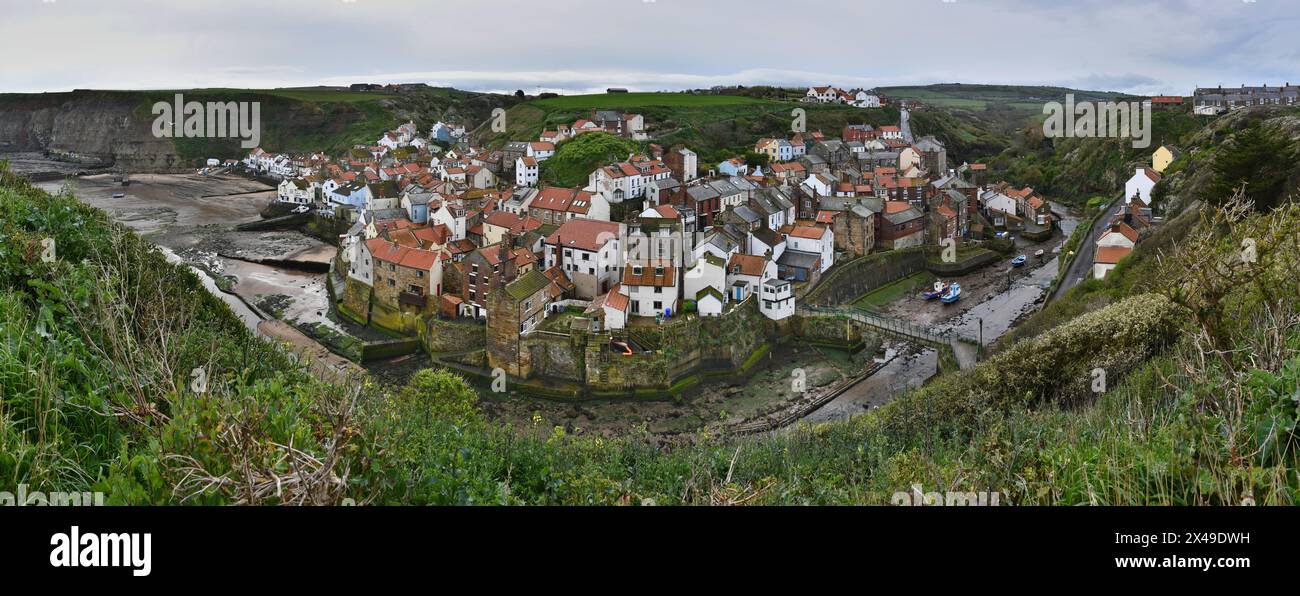 Staithes, North Yorkshire, a pretty fishing village near Whitby, featuring Captain Cook's house Stock Photo