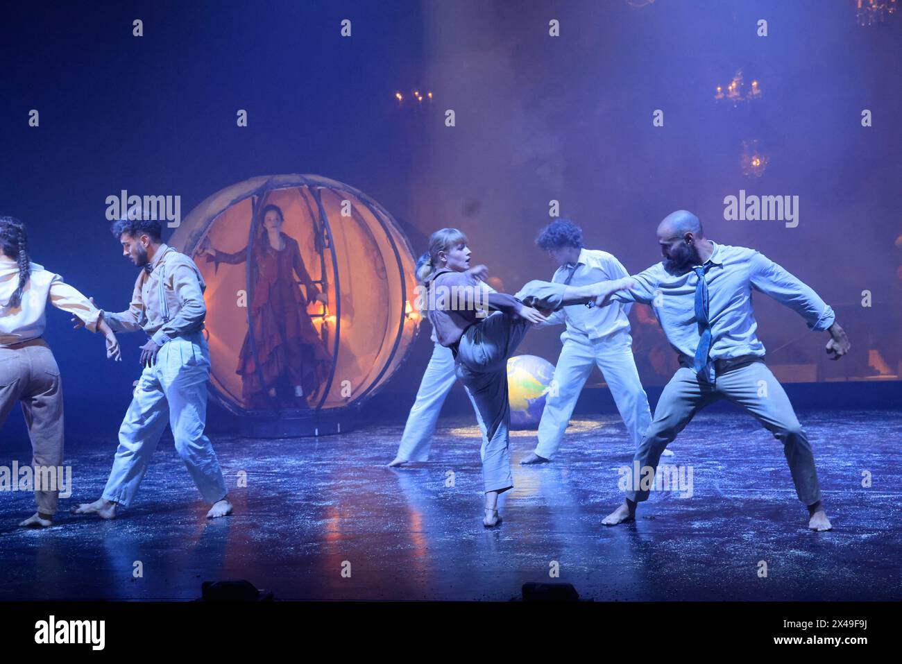 Folia, a contemporary dance show where hip-hop, classical and baroque music blend wonderfully at the 1001 Notes Festival in Limoges. On stage, dancers Stock Photo