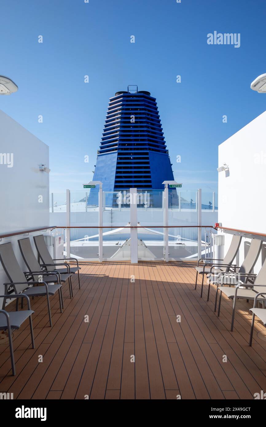 Rear view of P&O passenger ship Iona Stock Photo Alamy