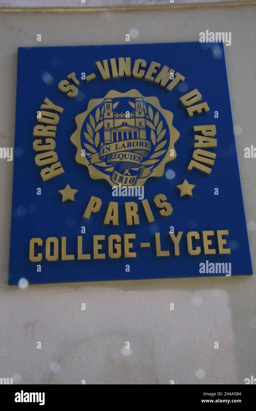 Une plaque COLLEGE - LYCEE ROCROY ST VINCENT DE PAUL PARIS Stock Photo
