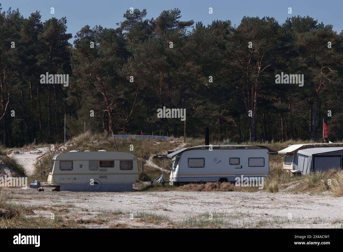 Regenbogen Camping 01.05.2024, Prerow, Campingplatz Prerow, Dauercamper, Wohnwagen