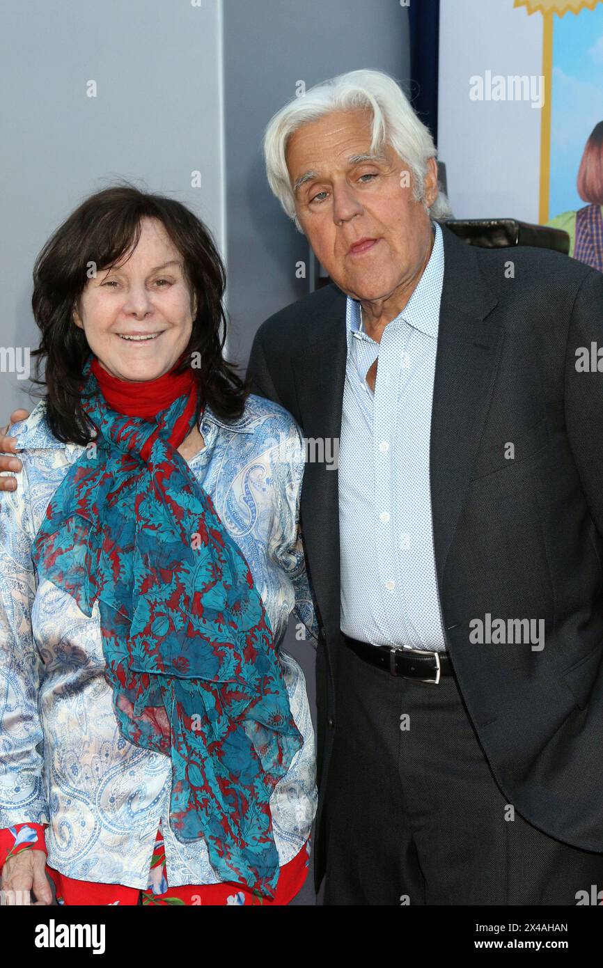 LOS ANGELES - APR 30: Mavis Leno, Jay Leno at the Unfrosted Premiere at