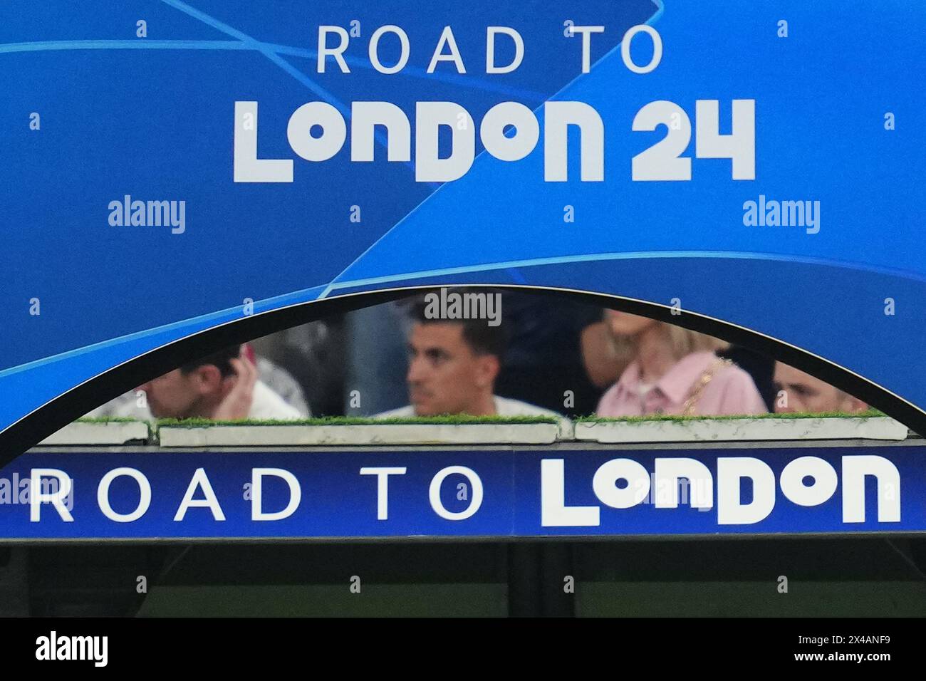 Munich, Germany. 30th Apr, 2024. Road to London display during the UEFA Champions League match, Semi-finals, first leg, between FC Bayern Munchen and Real Madrid played at Allianz Stadium on April 30, 2024 in Munich, Germany. (Photo by Bagu Blanco/PRESSINPHOTO) Credit: PRESSINPHOTO SPORTS AGENCY/Alamy Live News Stock Photo