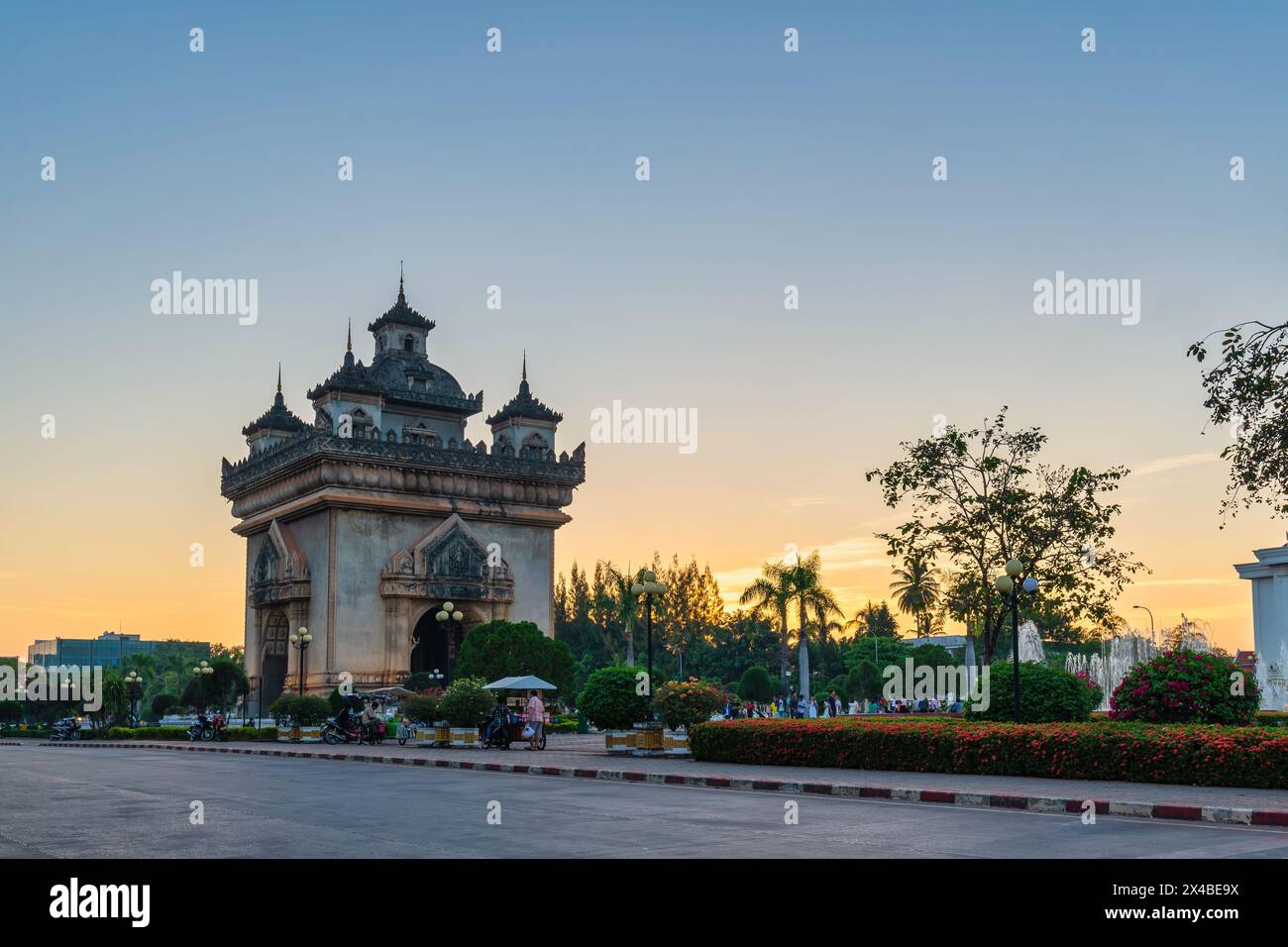 Vientiane Laos, sunset city skyline at Patuxai (Patuxay) the most famous landmark in Vientiane Stock Photo