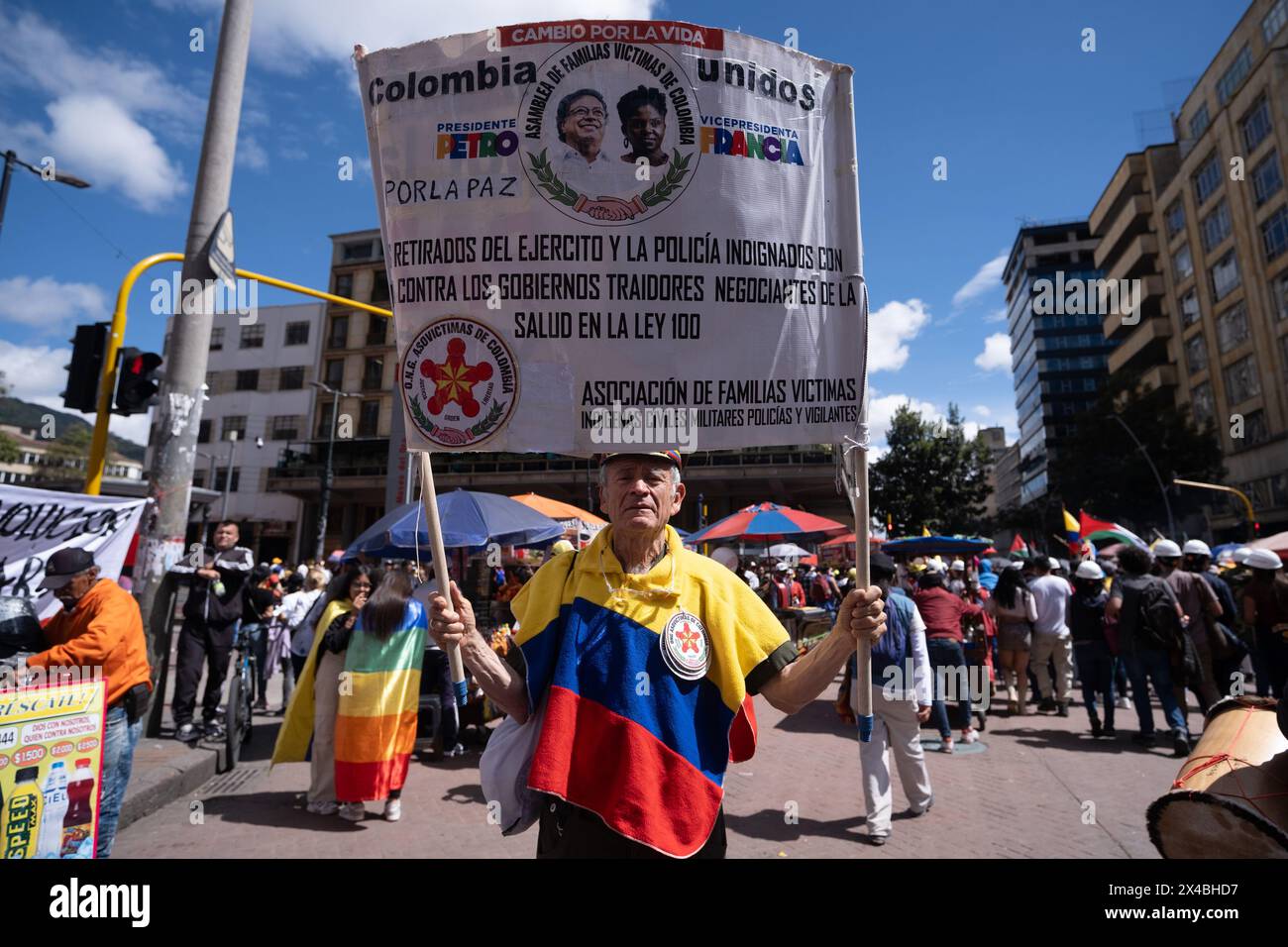 Bogota, Colombia. 01st May, 2024. Supporters of colombian president Gustavo Petro demonstrate in support of his reform bills on retirment, labor, prisions and health on May 1, 2024, in Bogota, Colombia. Photo by: Wendy P. Romero/Long Visual Press Credit: Long Visual Press/Alamy Live News Stock Photo