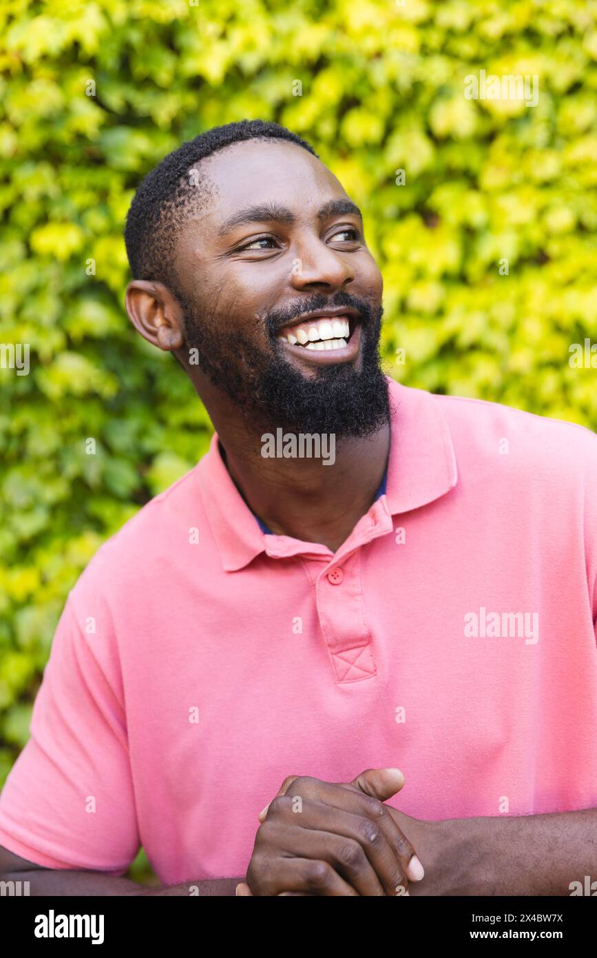 Man beard wearing green shirt hi-res stock photography and images - Alamy