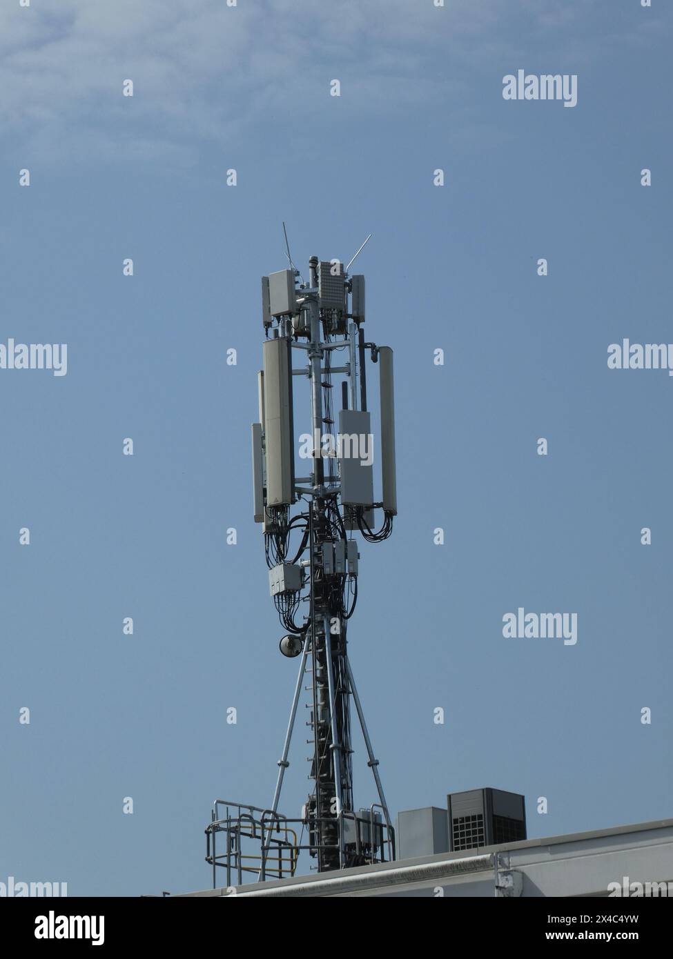 Duesseldorf, Germany. 30th Apr, 2024. A transmission mast with a radio