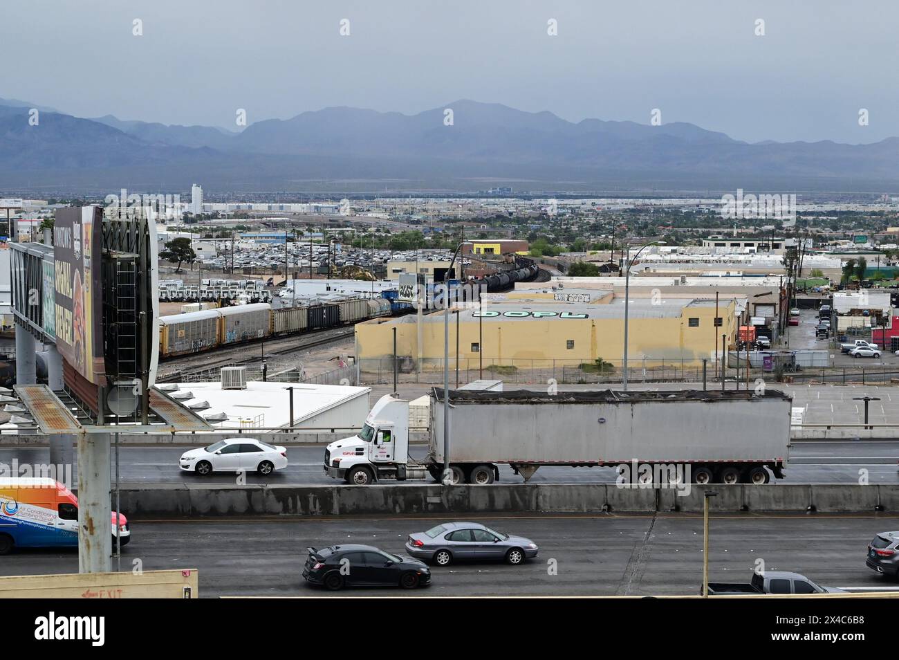 Traffic on the Interstate 515 in Las Vegas Stock Photo - Alamy