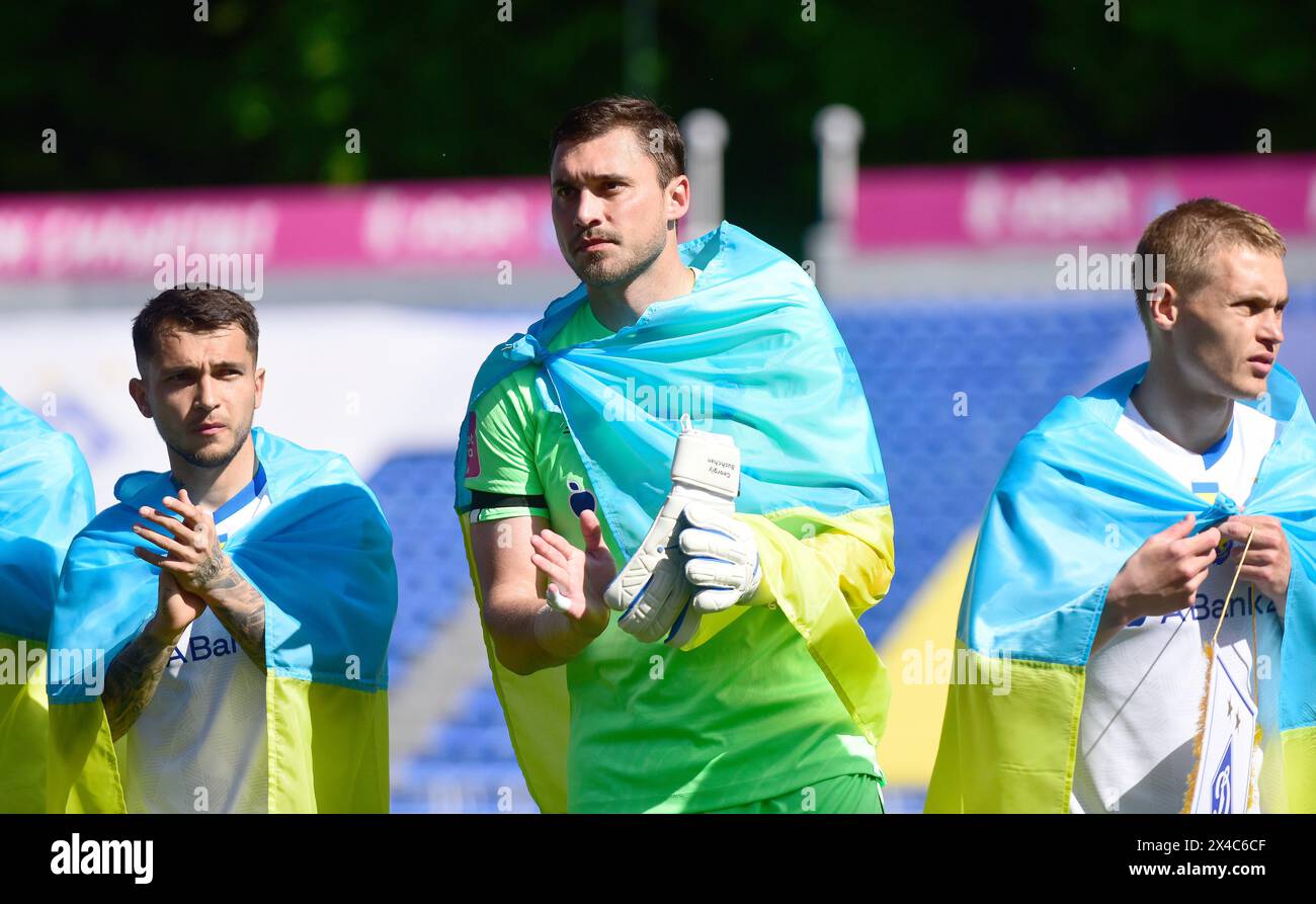Veres Rivne Table KYIV, UKRAINE - MAY 1, 2024 - Goalkeeper Georgii Bushchan (C) of FC ...