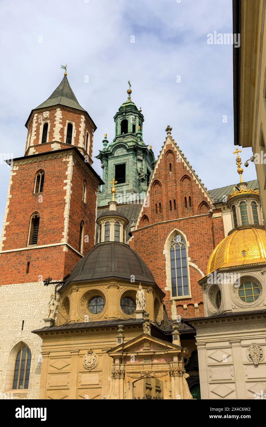 Poland, Krakow. The Wawel Castle. Structures representing medieval, renaissance and baroque periods. UNESCO World Heritage Site. Stock Photo