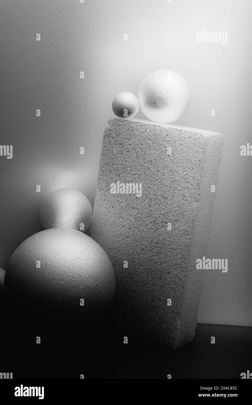 Black and white shapes hi-res stock photography and images - Alamy