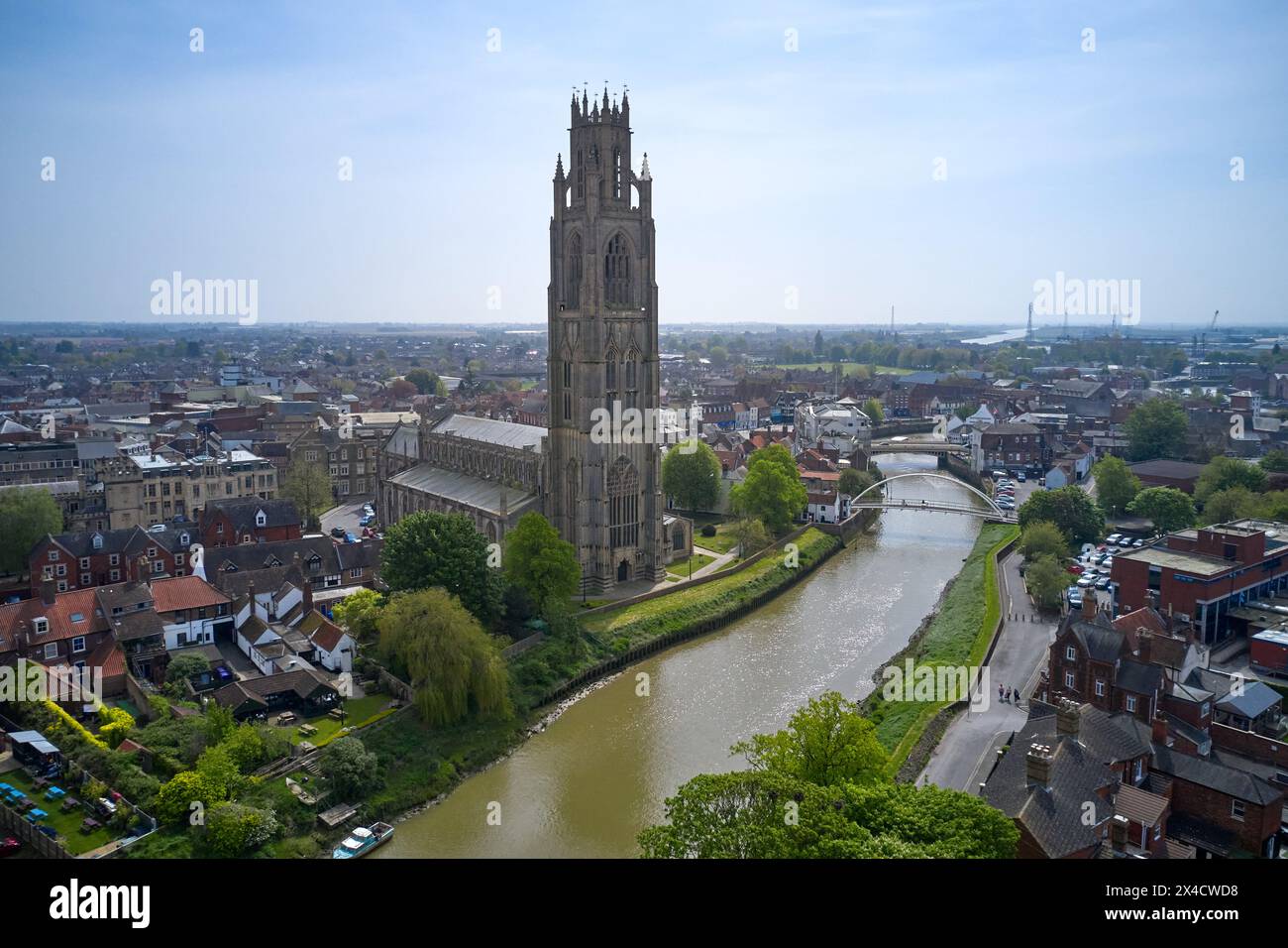 Boston is a market town and inland port in the borough of the same name in the county of Lincolnshire, England.  St Botolph's Church is the Anglican p Stock Photo