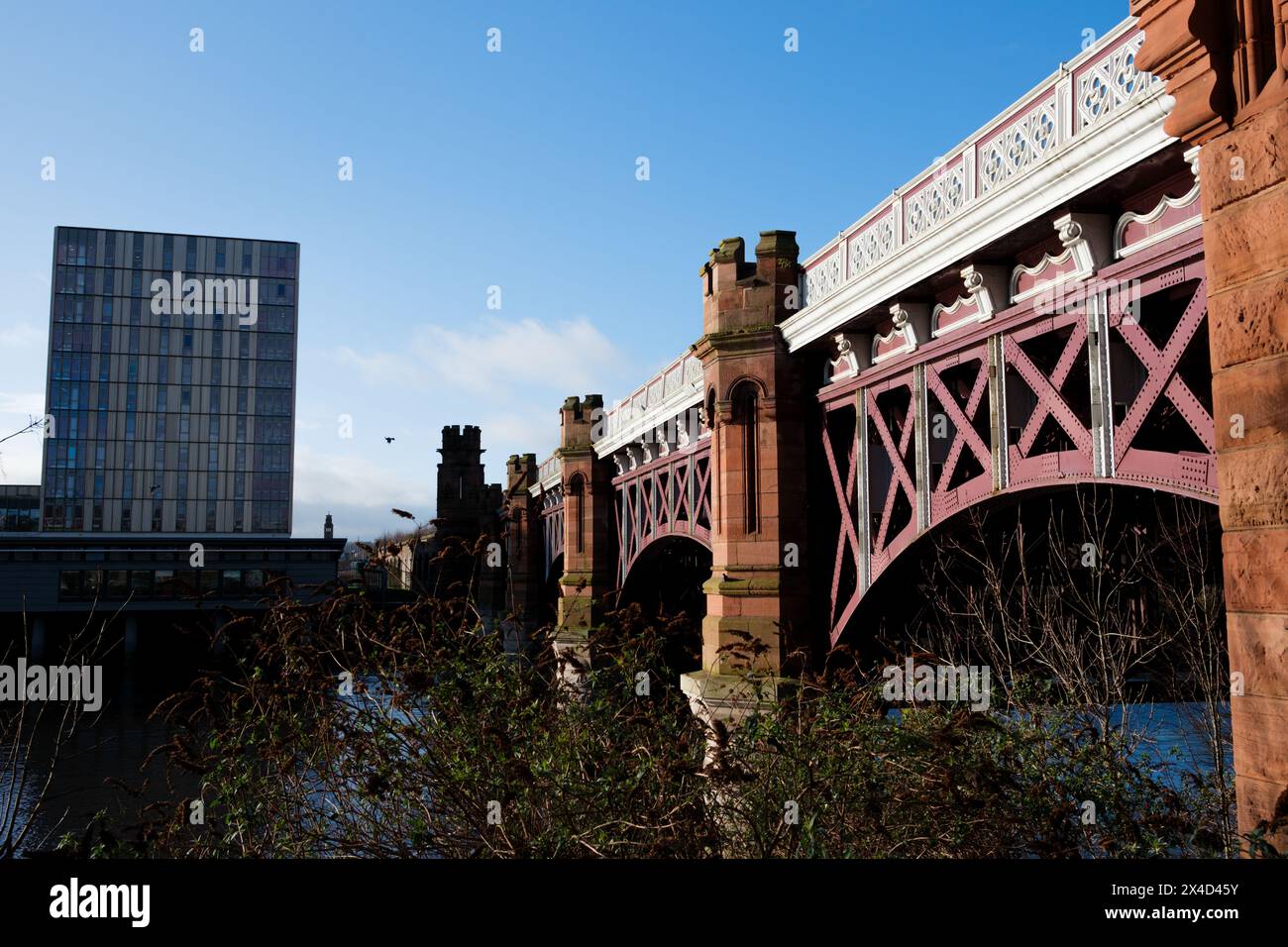Glasgow Scotland: 12th Feb 2024: City Union Railway Bridge on River Clyde during sunny winter morning Stock Photo