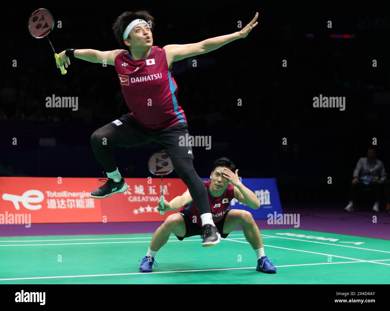 (240502) CHENGDU, May 2, 2024 (Xinhua) Koga Akira/Saito Taichi (R