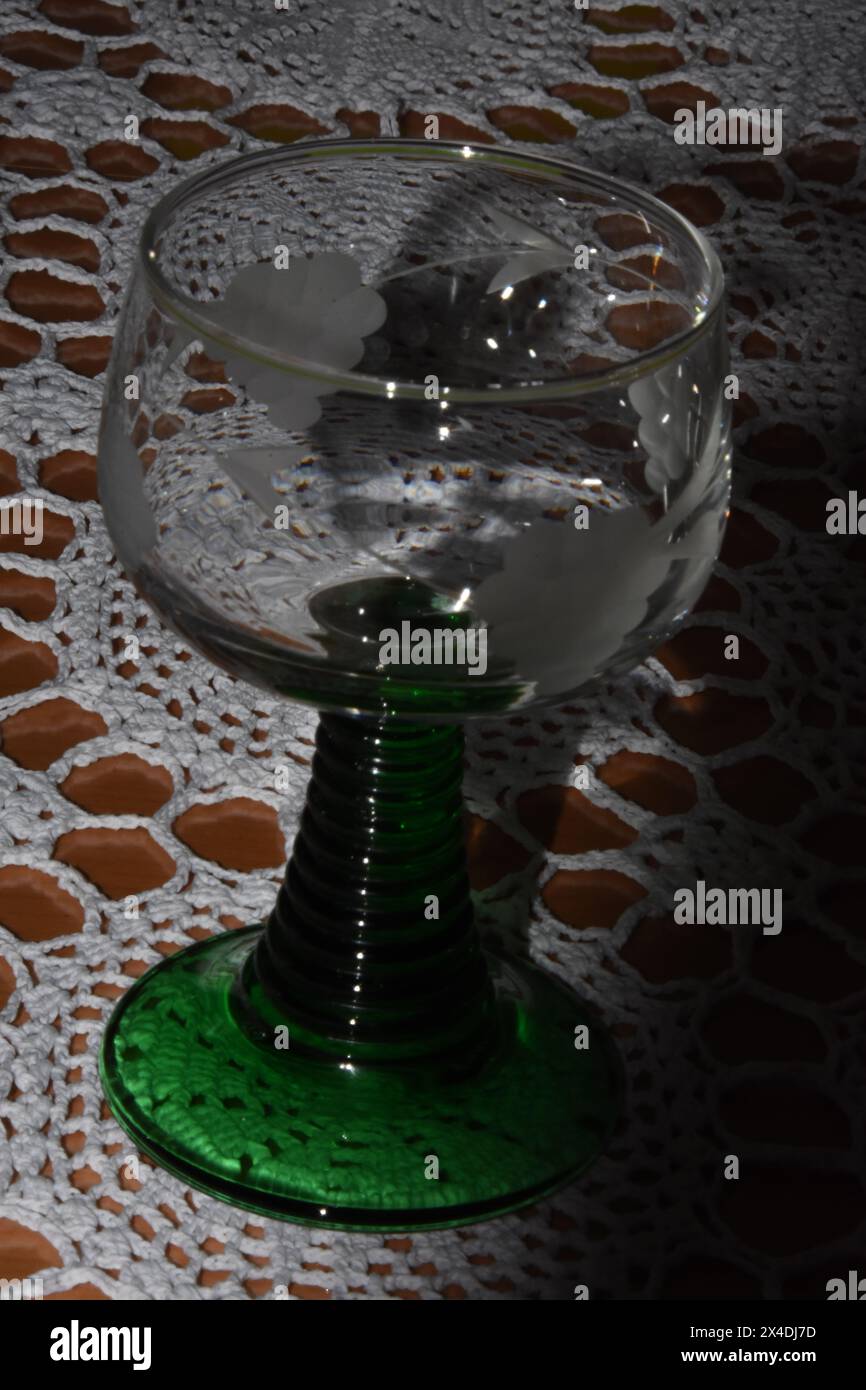 UN VERRE À VIN ALSACIEN Stock Photo