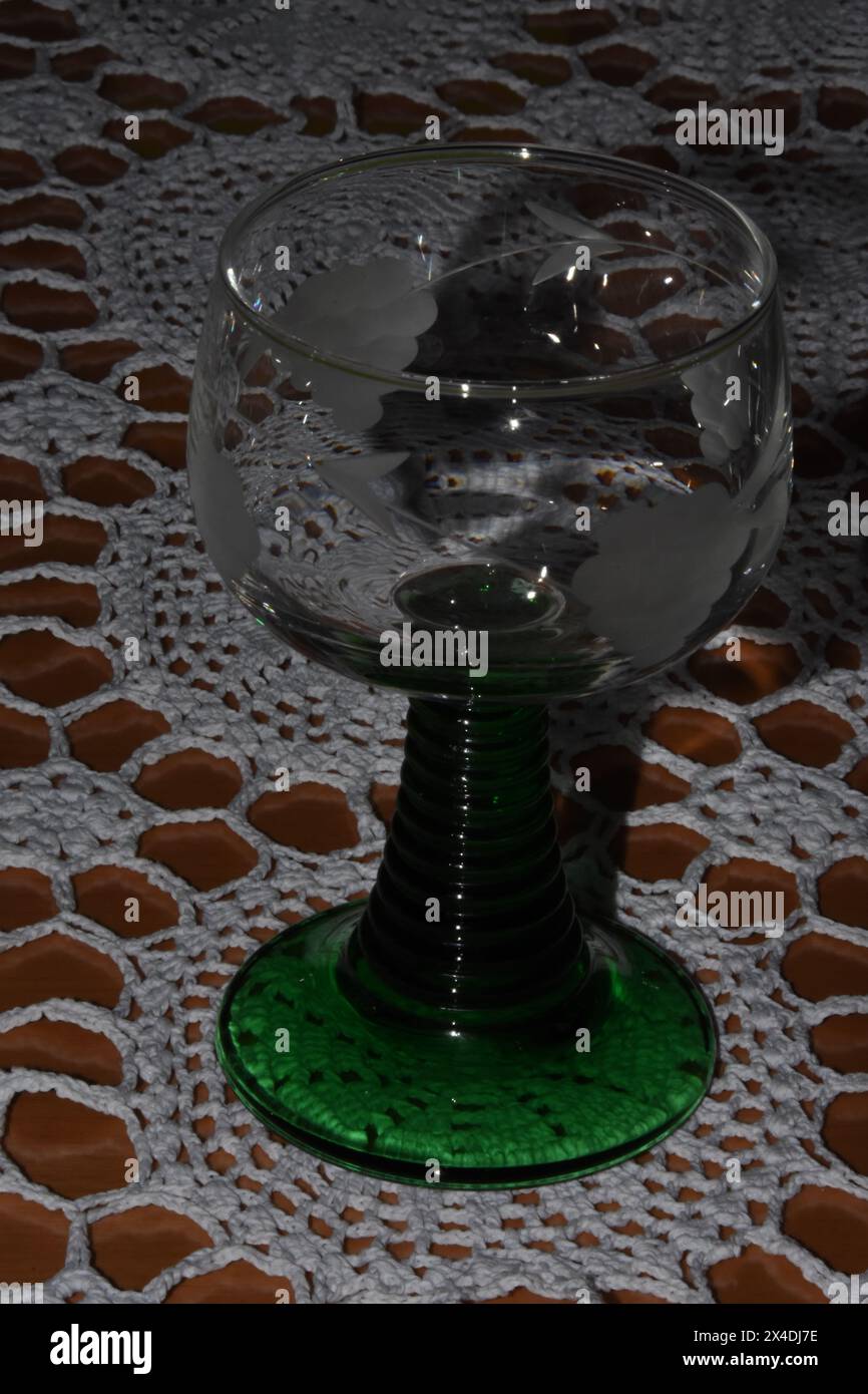 UN VERRE À VIN ALSACIEN Stock Photo