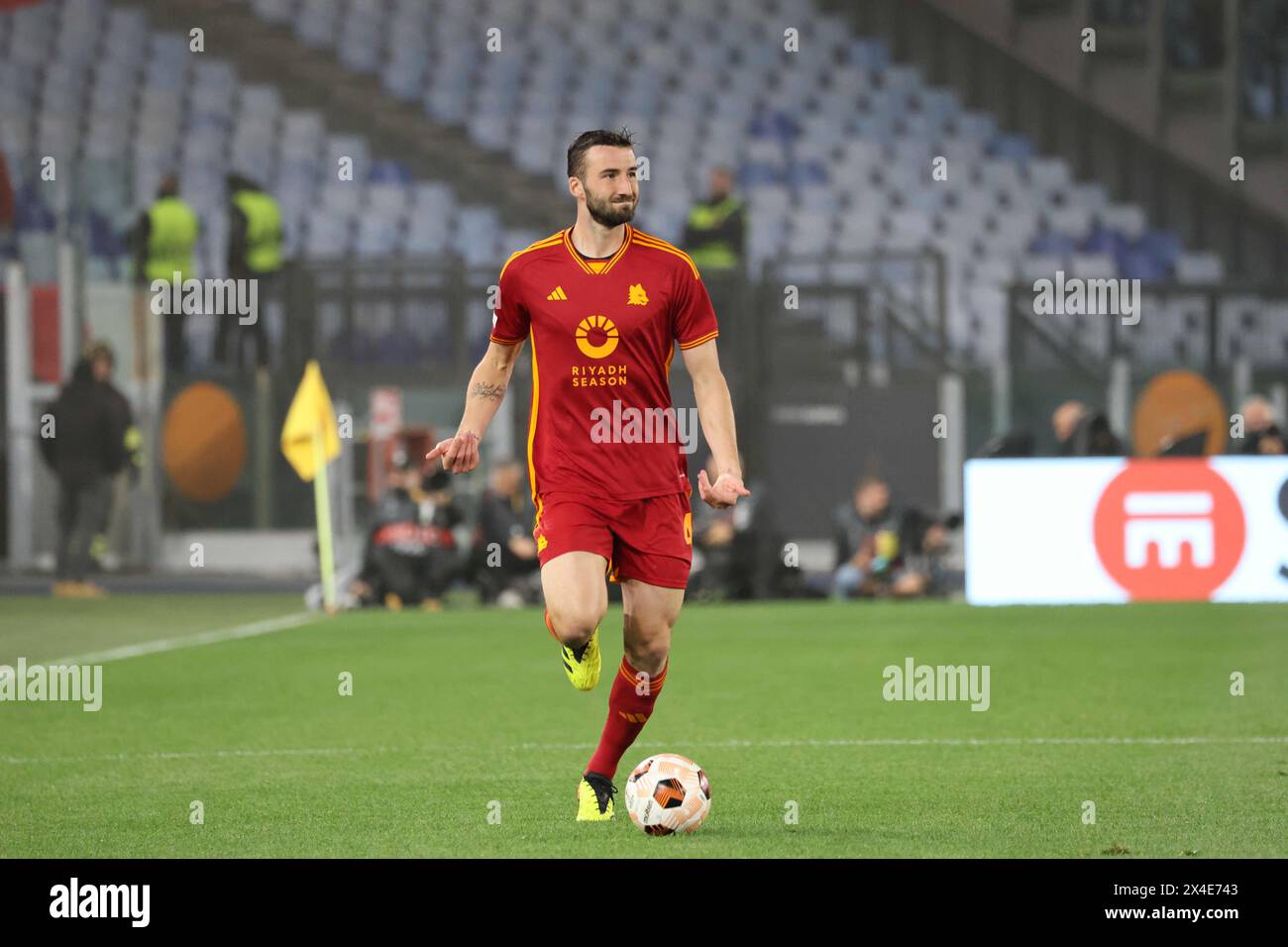 Roma, Lazio, ITALIA. 2nd May, 2024. 02/05/2024 Rome, Olympic Stadium, football match valid for the semi-final of the Europa League 2023/24 between AS Roma vs Bayer Leverkusen.In the picture: Bryan Cristante (Credit Image: © Fabio Sasso/ZUMA Press Wire) EDITORIAL USAGE ONLY! Not for Commercial USAGE! Stock Photo