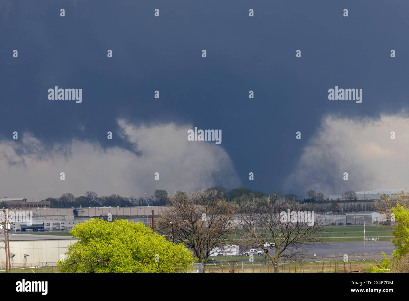 Lincoln usa 26th apr 2024 during a major tornado outbreak on april