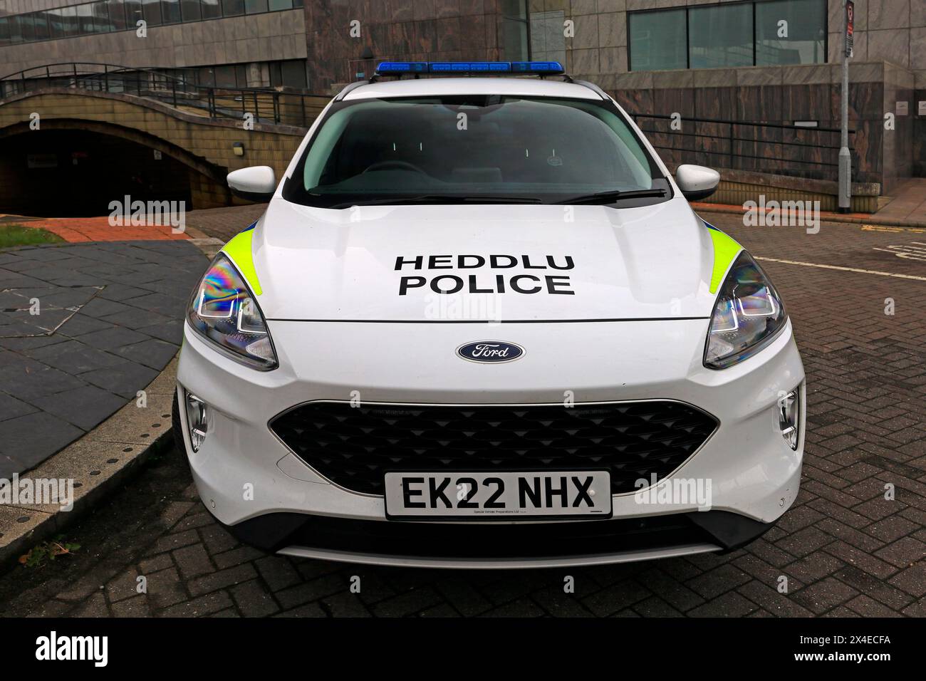 Police car parked at roadside hi-res stock photography and images - Alamy