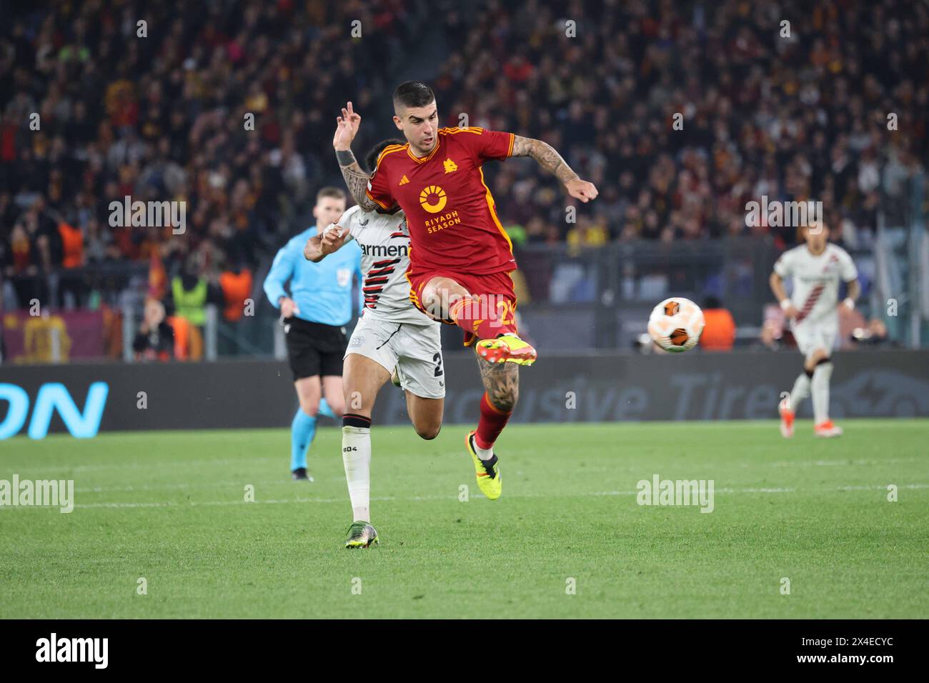 Roma, Lazio, ITALIA. 2nd May, 2024. 02/05/2024 Rome, Olympic Stadium, football match valid for the semi-final of the Europa League 2023/24 between AS Roma vs Bayer Leverkusen.In the picture: Gianluca Mancini (Credit Image: © Fabio Sasso/ZUMA Press Wire) EDITORIAL USAGE ONLY! Not for Commercial USAGE! Stock Photo