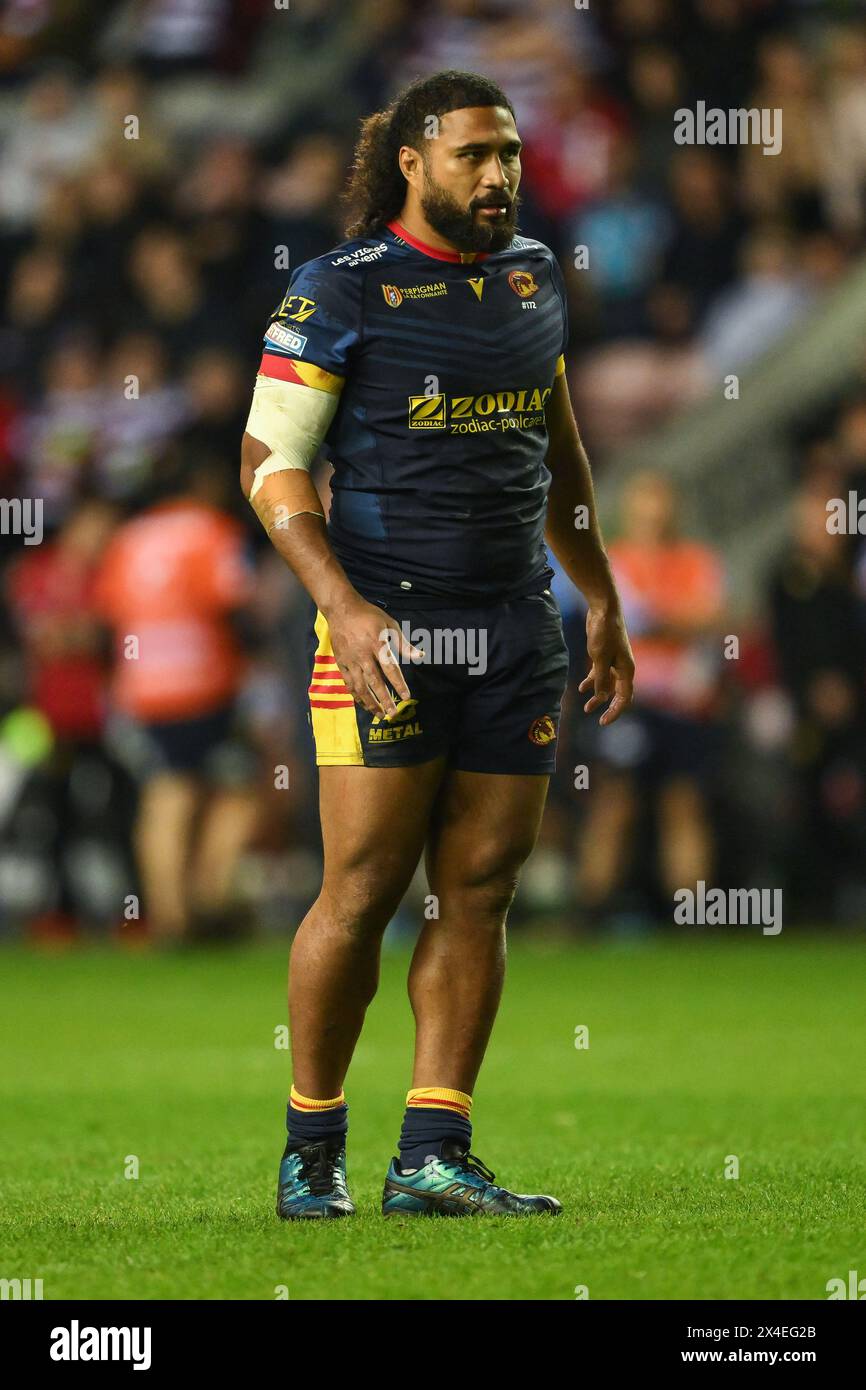 Chris Satae of Catalan Dragons during the Betfred Super League Round 10 match Wigan Warriors vs Catalans Dragons at DW Stadium, Wigan, United Kingdom, 2nd May 2024  (Photo by Craig Thomas/News Images) Stock Photo