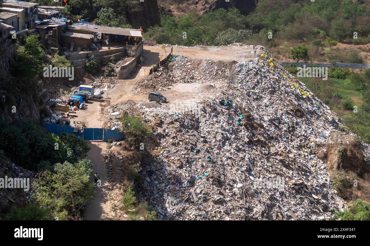 Mumbai, India. 02nd May, 2024. MUMBAI, INDIA - MAY 2: Illegal dumping of debris at the boundary of Borivali National park near Hanuman Tekdi on May 2, 2024 in Mumbai, India. (Photo by Satish Bate/Hindustan Times/Sipa USA) Credit: Sipa USA/Alamy Live News Stock Photo