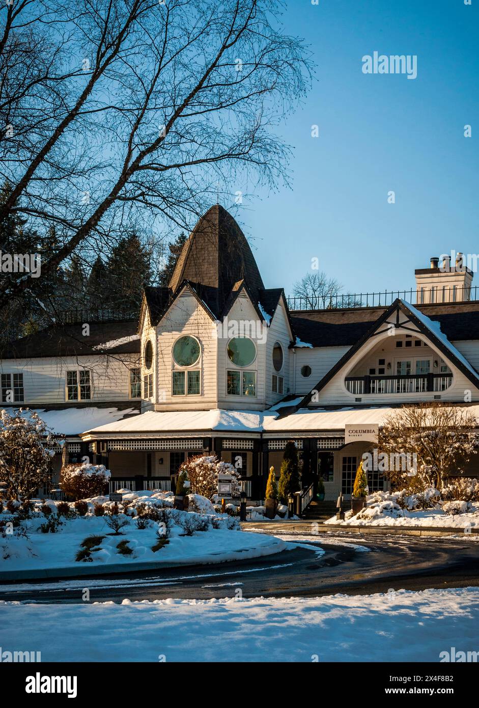 USA, Washington State, Woodinville. Winter at Columbia Winery and tasting room. (Editorial Use Only) Stock Photo