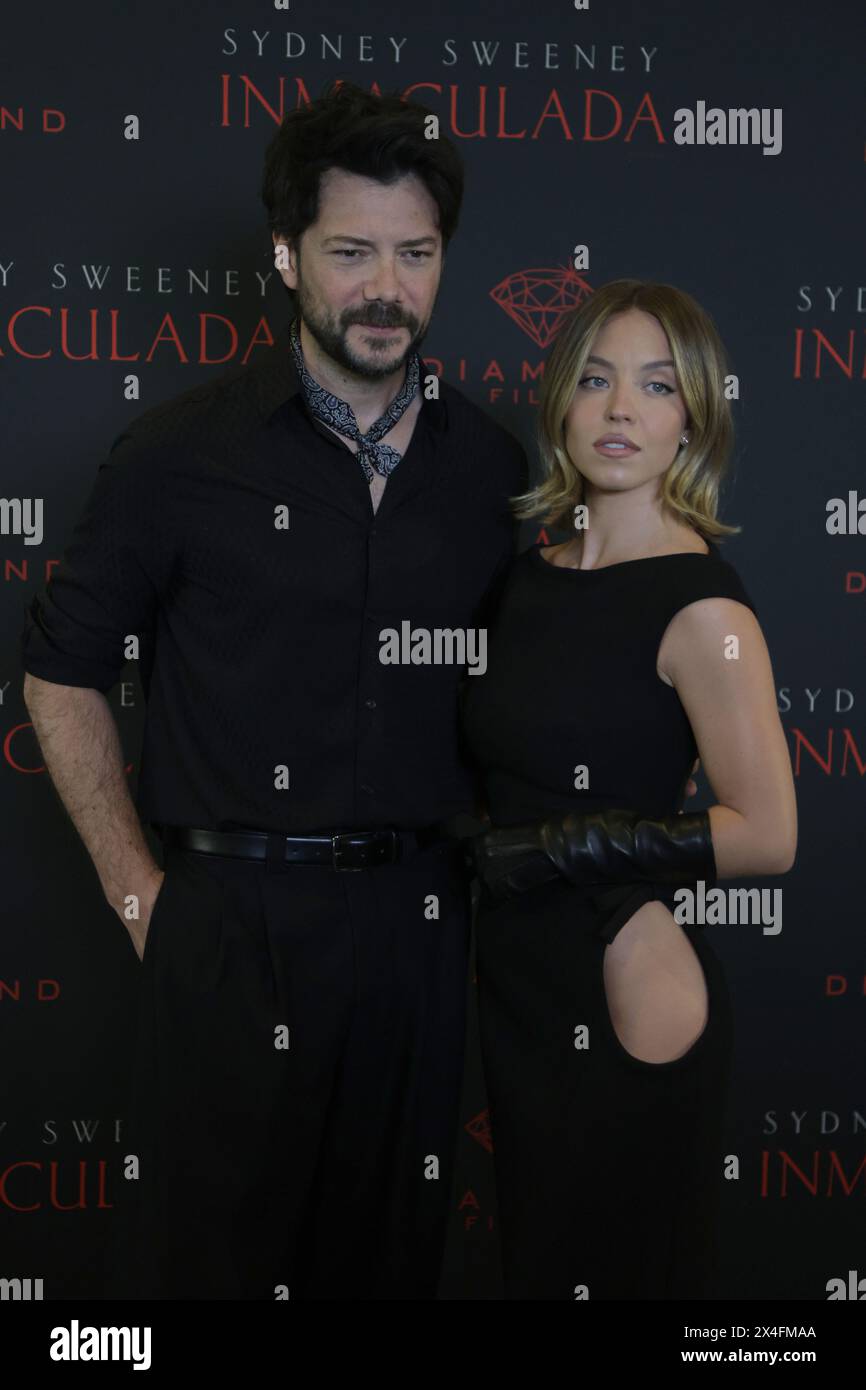 May 2, 2024, Mexico City, Ciudad de Mexico, Mexico: Actress Sydney Sweeney and actor Alvaro Morte posse for photos during the Immaculate film Photocall at Mexico City Four Season Hotel. (Credit Image: © Ismael Rosas/eyepix via ZUMA Press Wire) EDITORIAL USAGE ONLY! Not for Commercial USAGE! Stock Photo