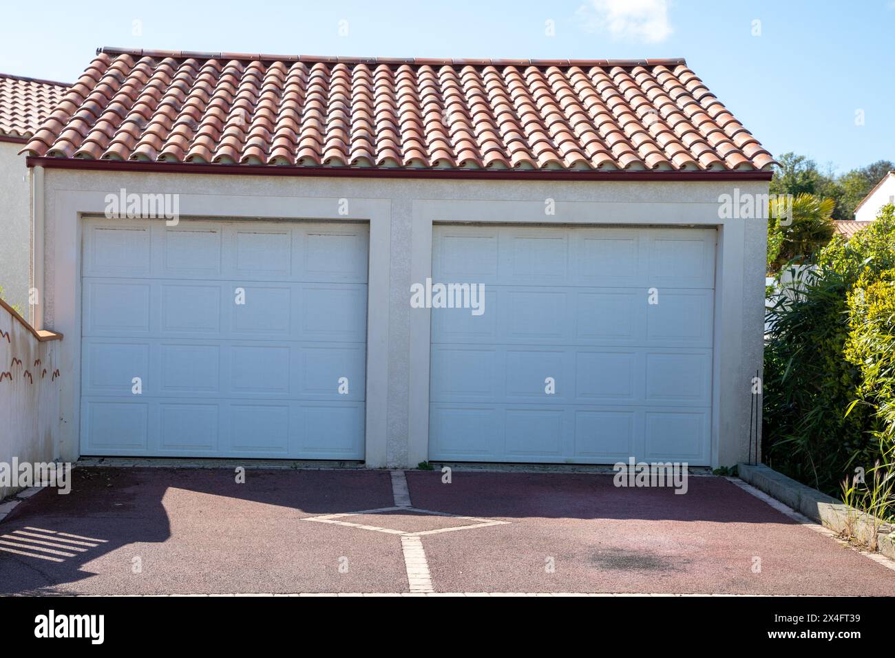 portal garage door street suburb modern home leaf carriage design house