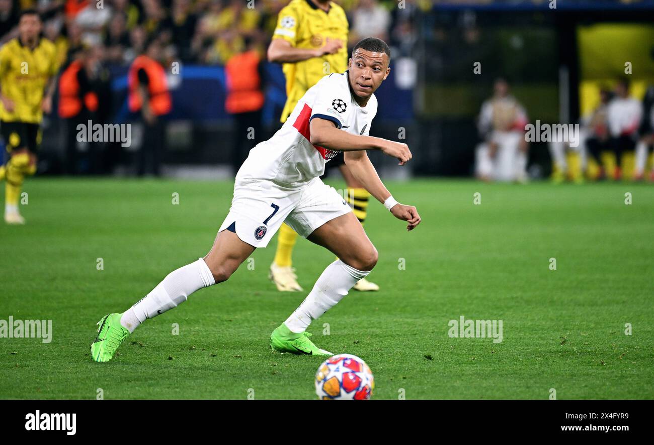 Football, Champions League, Germany, semi-final first leg, Signal Iduna Park Dortmund: Bor. Dortmund - Paris St. Germain; Kylian Mbappe (PSG) Stock Photo