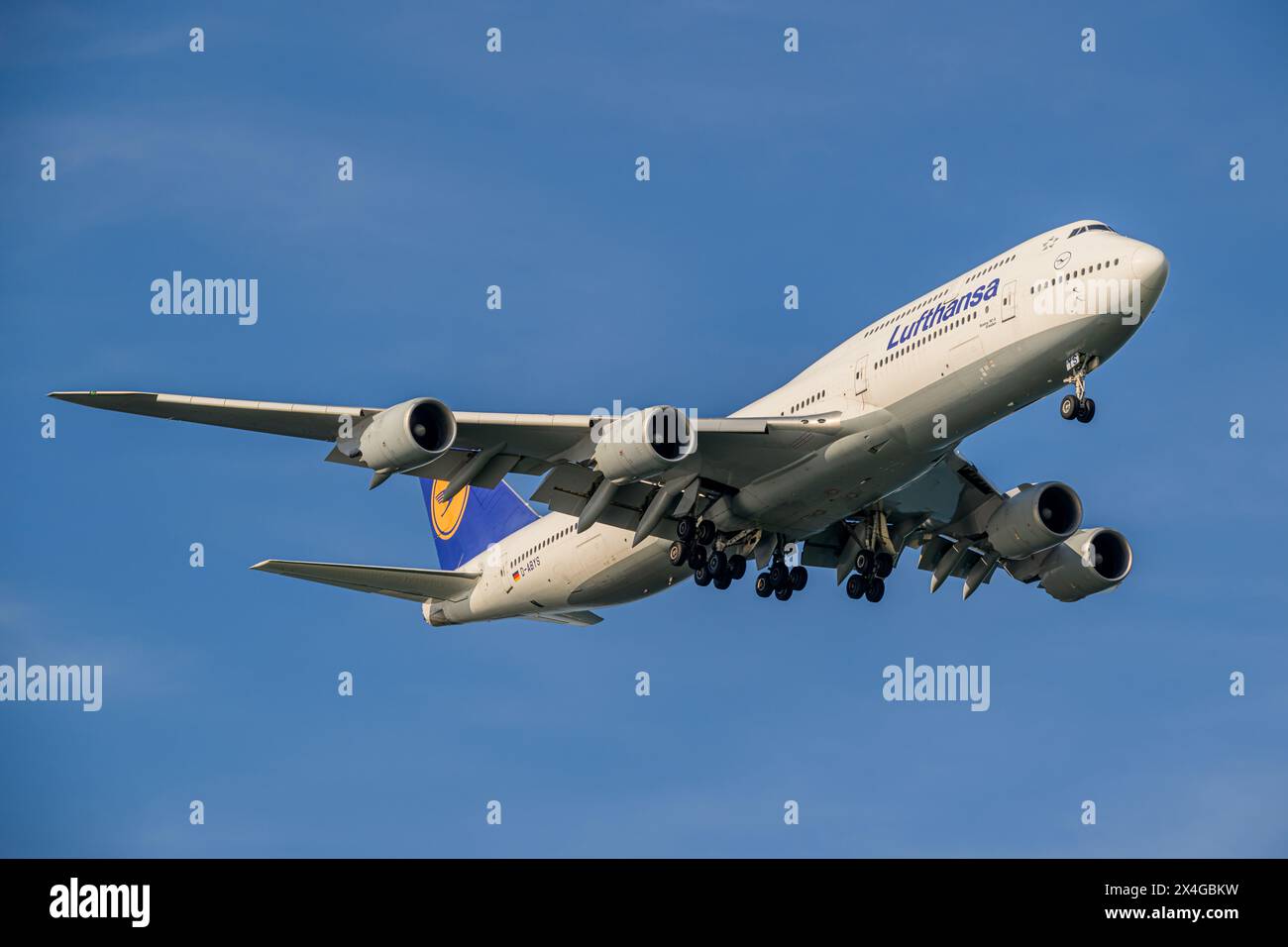 Lufthansa, BOEING 747-8, D-ABYS, on final approach to Singapore Changi airport Stock Photo