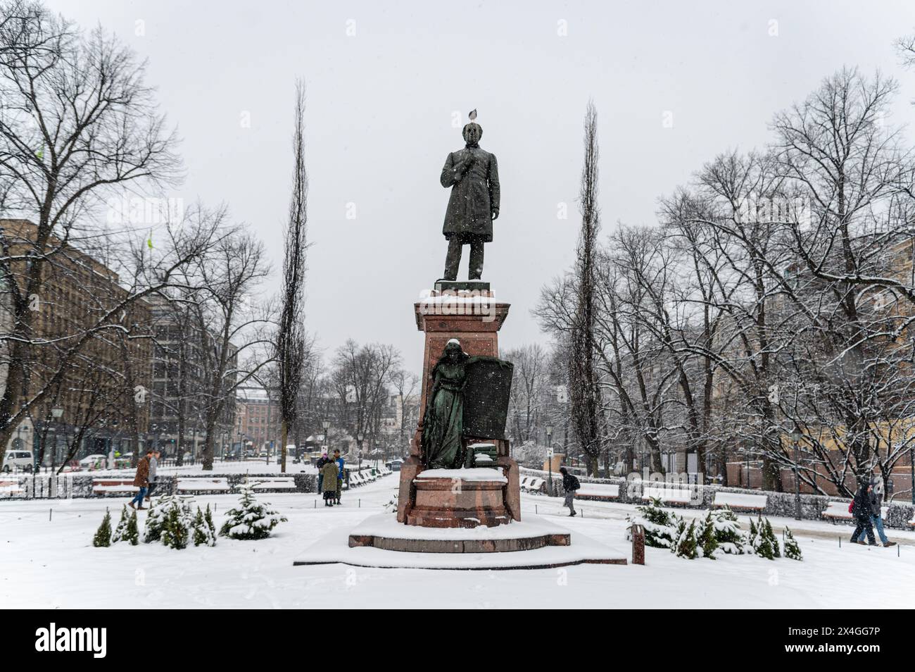 The Johan Ludvig Runeberg Statue, Esplanadi park, Helsinki, Finland ...