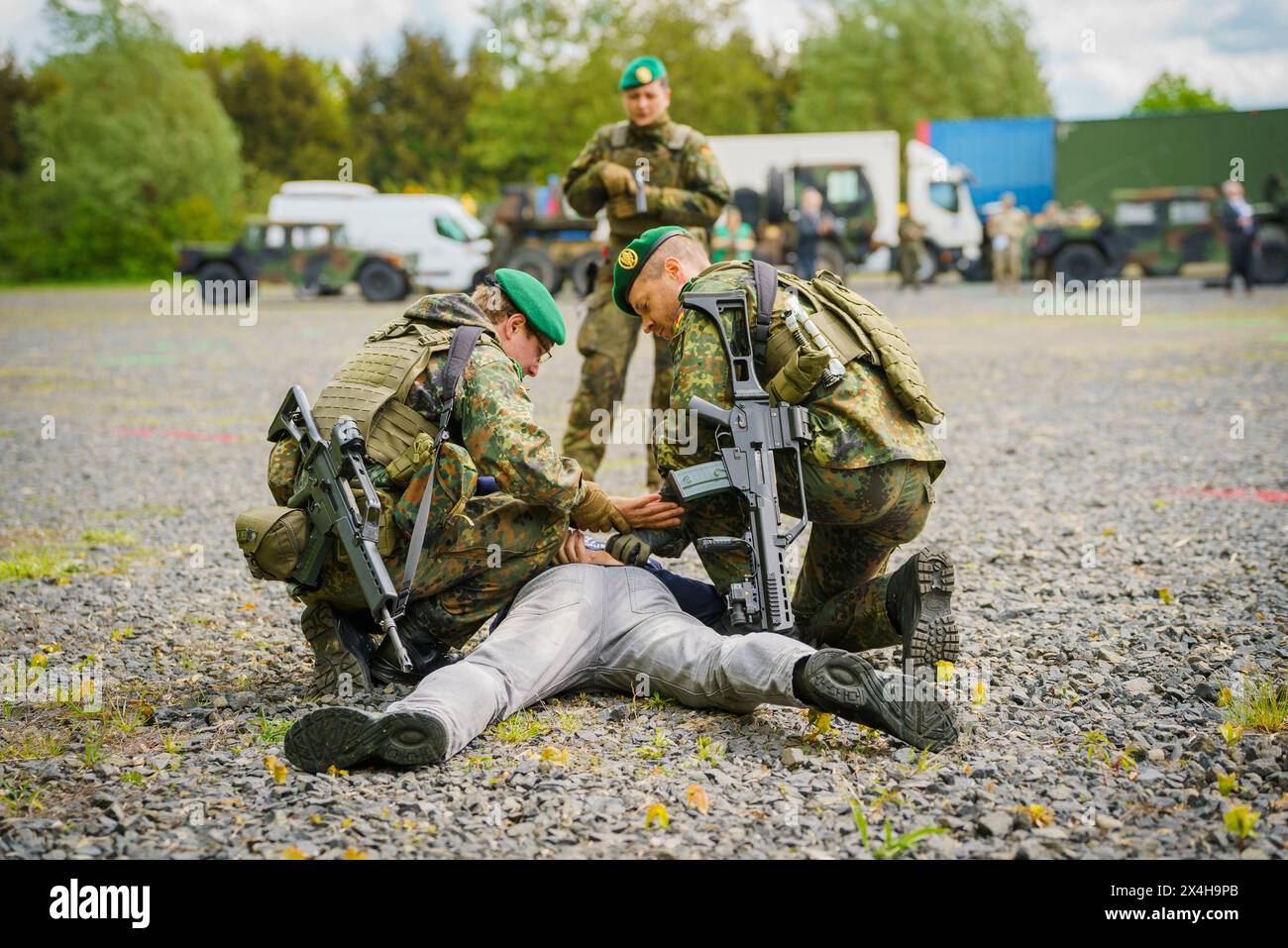27 April 2024, Hesse, Alsfeld: The exercise shows how a man who has ...