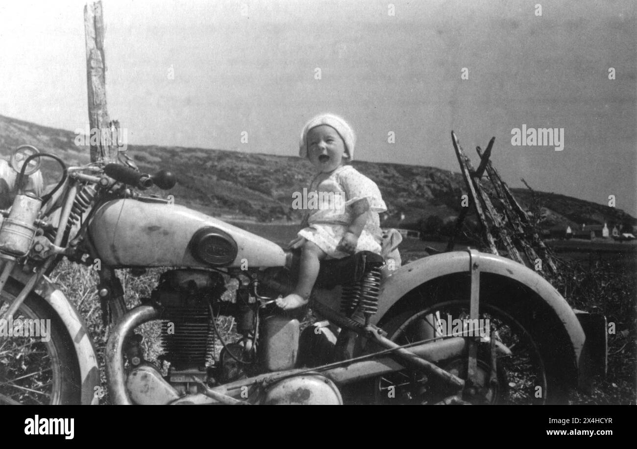 A old model motorcycle Black and White Stock Photos & Images