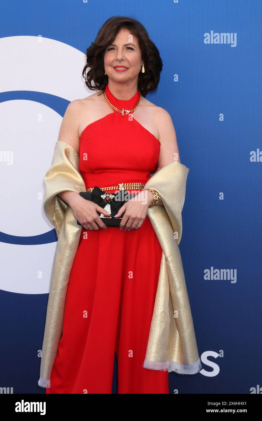 May 2, 2024, Los Angeles, Ca, USA: LOS ANGELES - MAY 2: Robin Weigert at the CBS Fall Preview Party at the Paramount Studios on May 2, 2024 in Los Angeles, CA (Credit Image: © Kay Blake/ZUMA Press Wire) EDITORIAL USAGE ONLY! Not for Commercial USAGE! Stock Photo