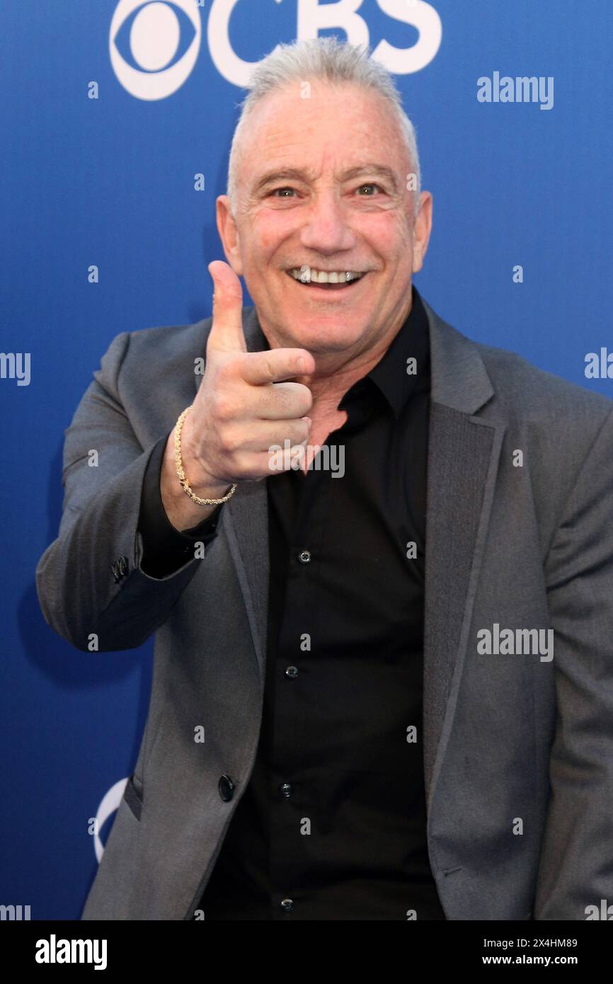 May 2, 2024, Los Angeles, Ca, USA: LOS ANGELES - MAY 2: Jay Schwartz at the CBS Fall Preview Party at the Paramount Studios on May 2, 2024 in Los Angeles, CA (Credit Image: © Kay Blake/ZUMA Press Wire) EDITORIAL USAGE ONLY! Not for Commercial USAGE! Stock Photo