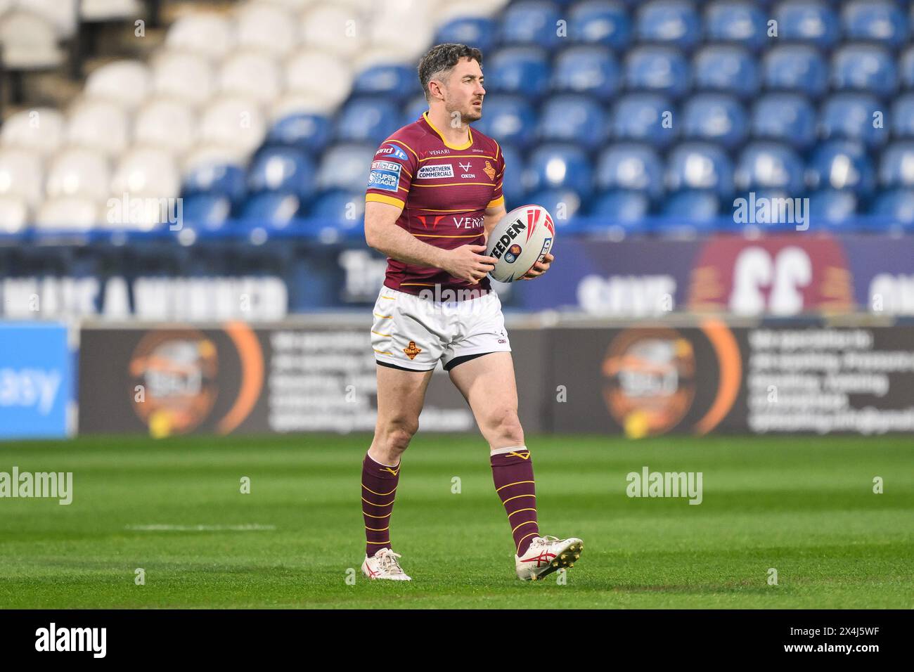 Adam Clune of Huddersfield Giants during pre match warm up ahead of the Betfred Super League Round 10 match Huddersfield Giants vs Salford Red Devils at John Smith's Stadium, Huddersfield, United Kingdom, 3rd May 2024  (Photo by Craig Thomas/News Images) Stock Photo