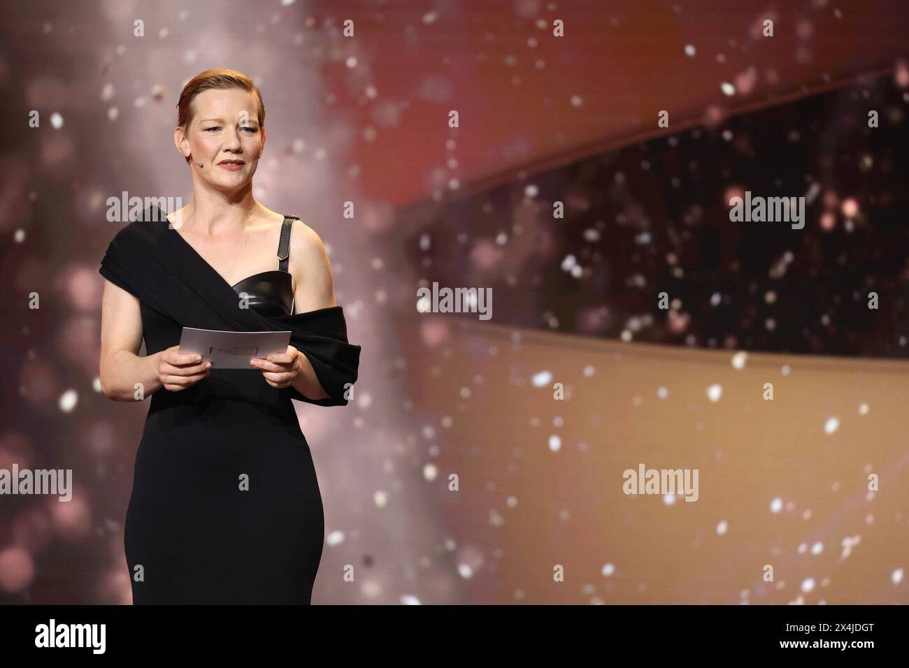 Deutscher Filmpreis 2024 Sandra H ller Bei Der Verleihung Der Lola deutscher-filmpreis-2024-sandra-h-ller-bei-der-verleihung-der-lola