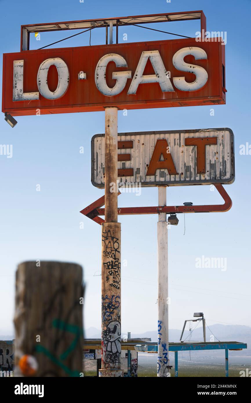 Abandoned Gas Station and Diner near Barstow, California Stock Photo Alamy